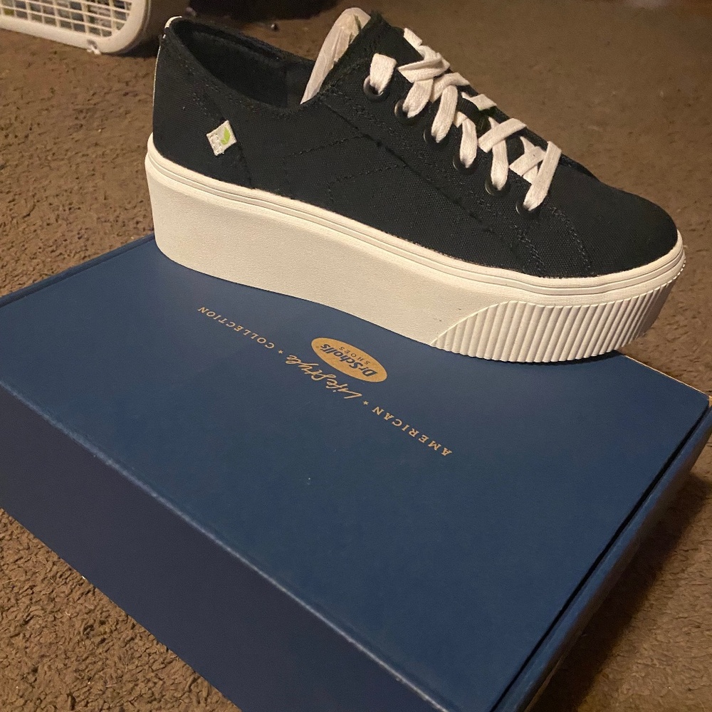 Dr scholls shoes.